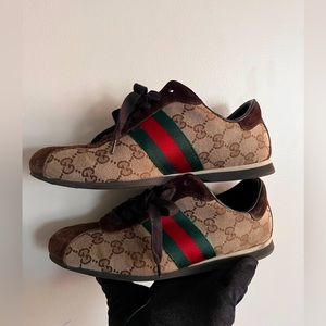 Classic gucci sneakers